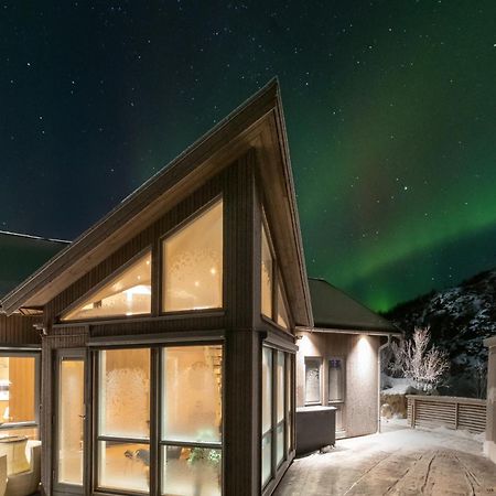 Vikran Seaside Lodge Straumsjoen ภายนอก รูปภาพ
