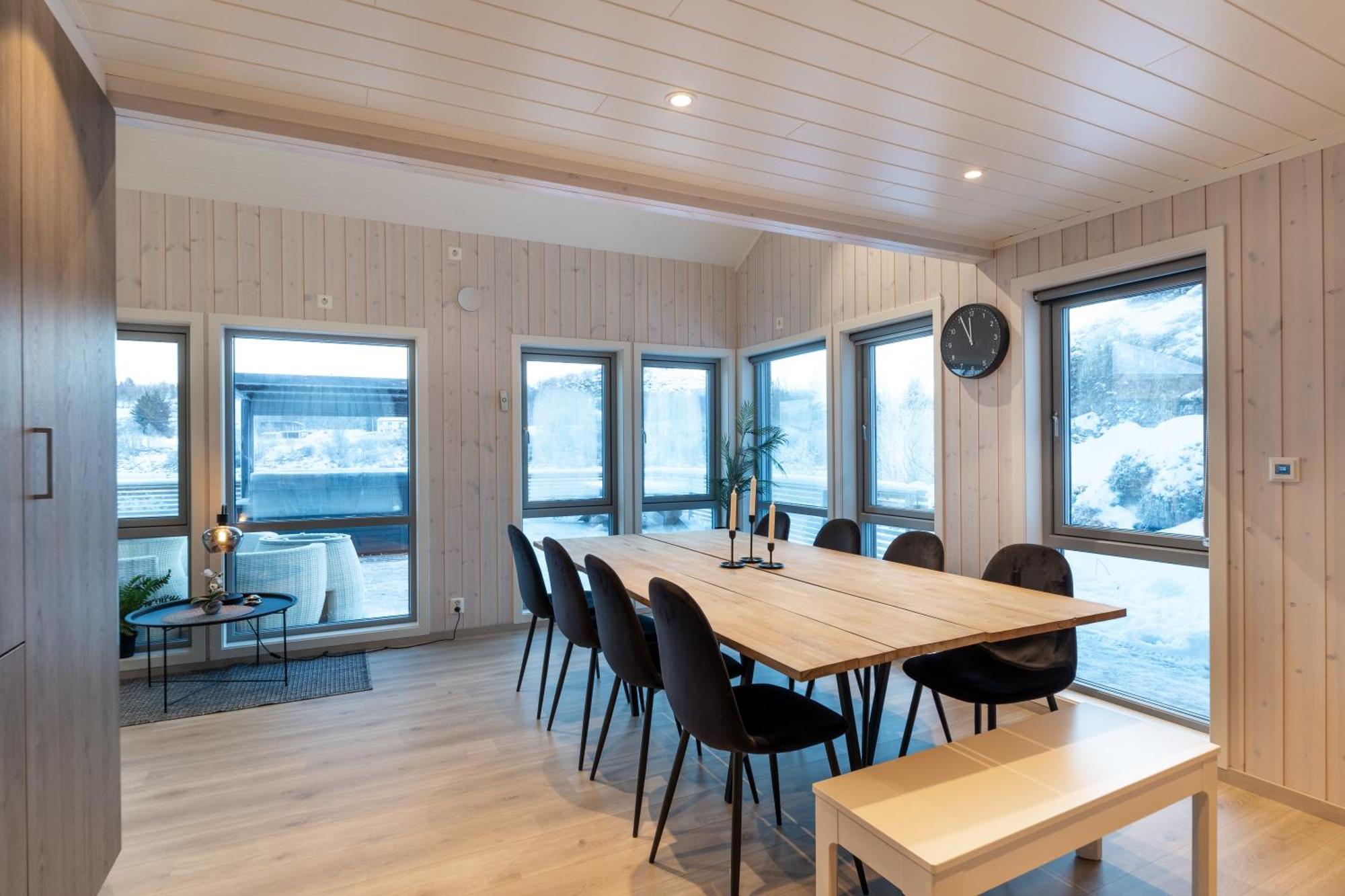 Vikran Seaside Lodge Straumsjoen ภายนอก รูปภาพ